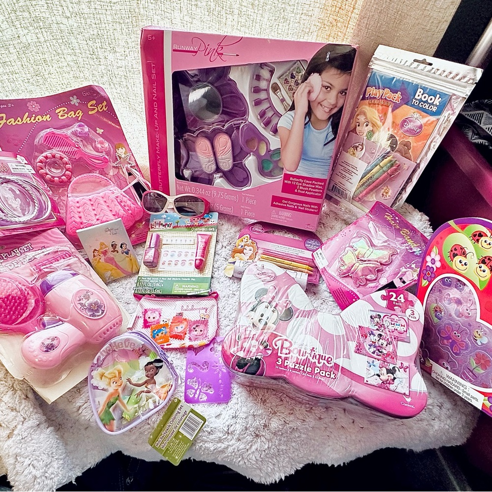 NEW:HUGE EASTER GIFT»Girl’s Dress-Up-Play, Activities Sets & More Curated Bundle